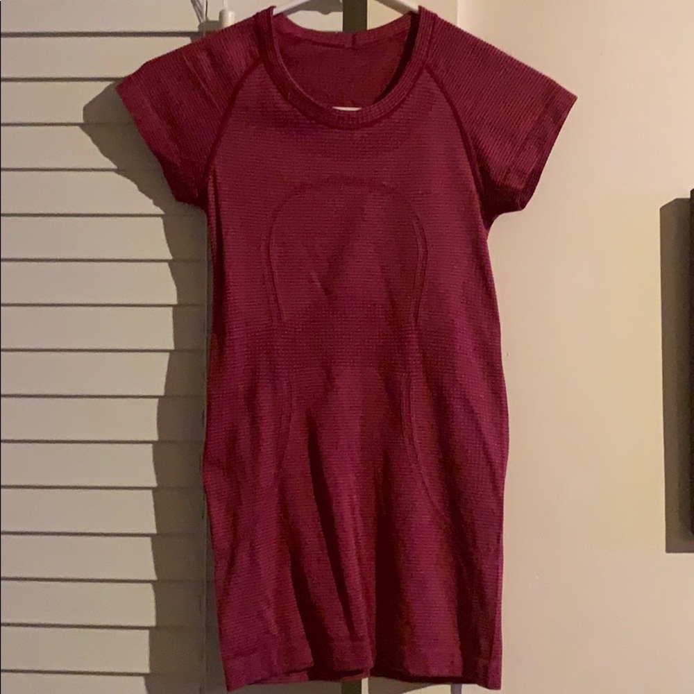 Red Lululemon swiftly tech short sleeve